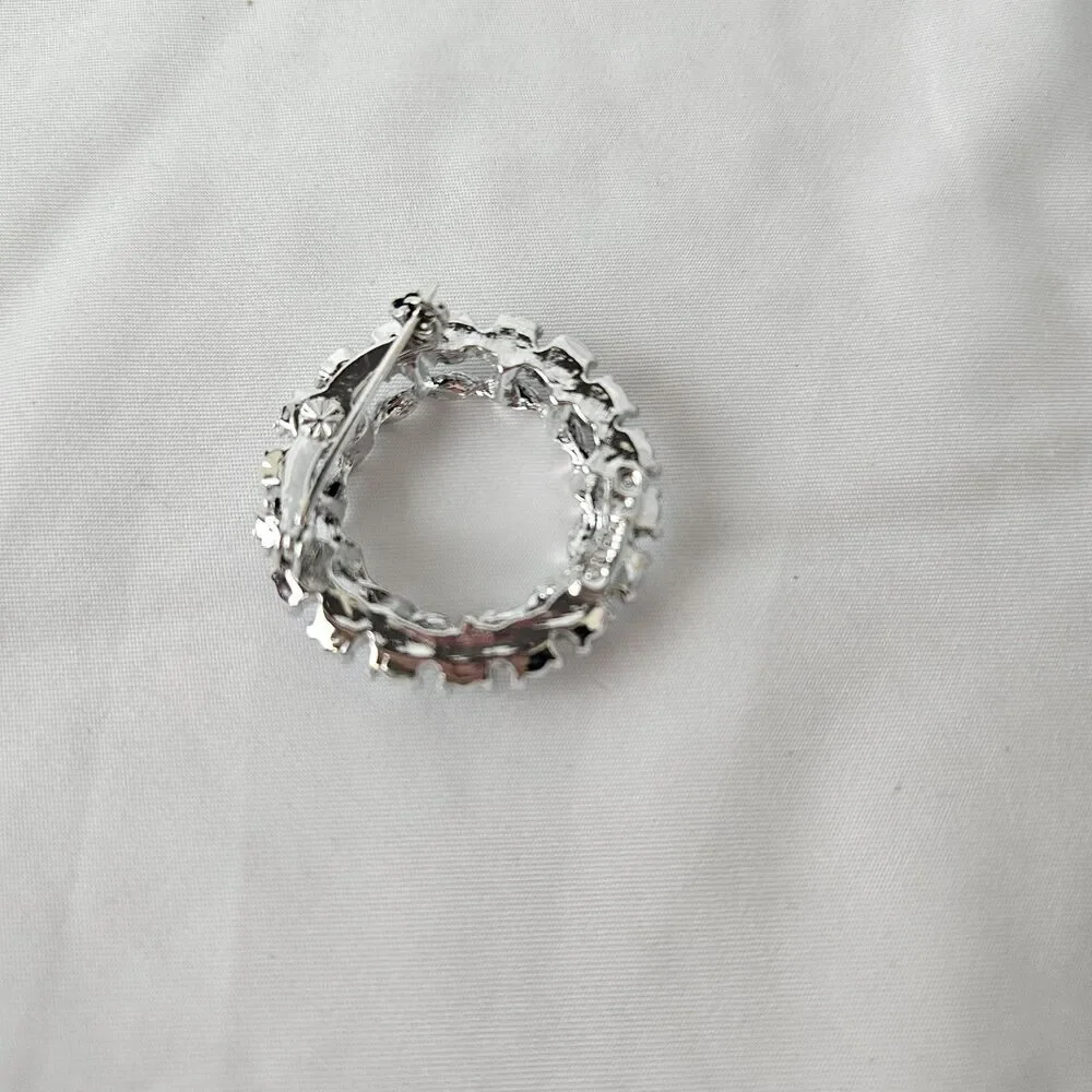 Beautiful Vintage Silver Tone Circle Wreath Brooch Aquamarine Colored Stones